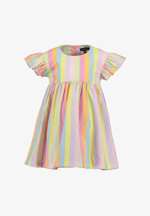 Kolorowa sukienka w paski z krótkimi, falującymi rękawami, ozdobiona pionowymi pastelowymi paskami w kolorach lawendy, różu, pomarańczy, zieleni i niebieskiego.
