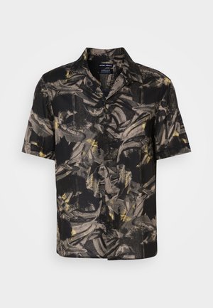 Schwarzes kurzärmliges Hemd mit einem abstrakten grau-gelben Muster, aus leichtem Stoff hergestellt, mit einem Hemdkragen und vorderen Knöpfen.