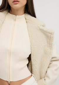 Terranova MONTONE SINTETICO - Giacca in similpelle - bianco lana