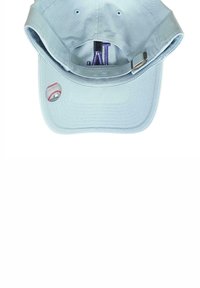 Hellblaue Baseballmütze mit gebogenem Schirm, gesticktem Schriftzug innen und einem Baseball-Design an der Seite. Baumwollmaterial, lässiges Design.