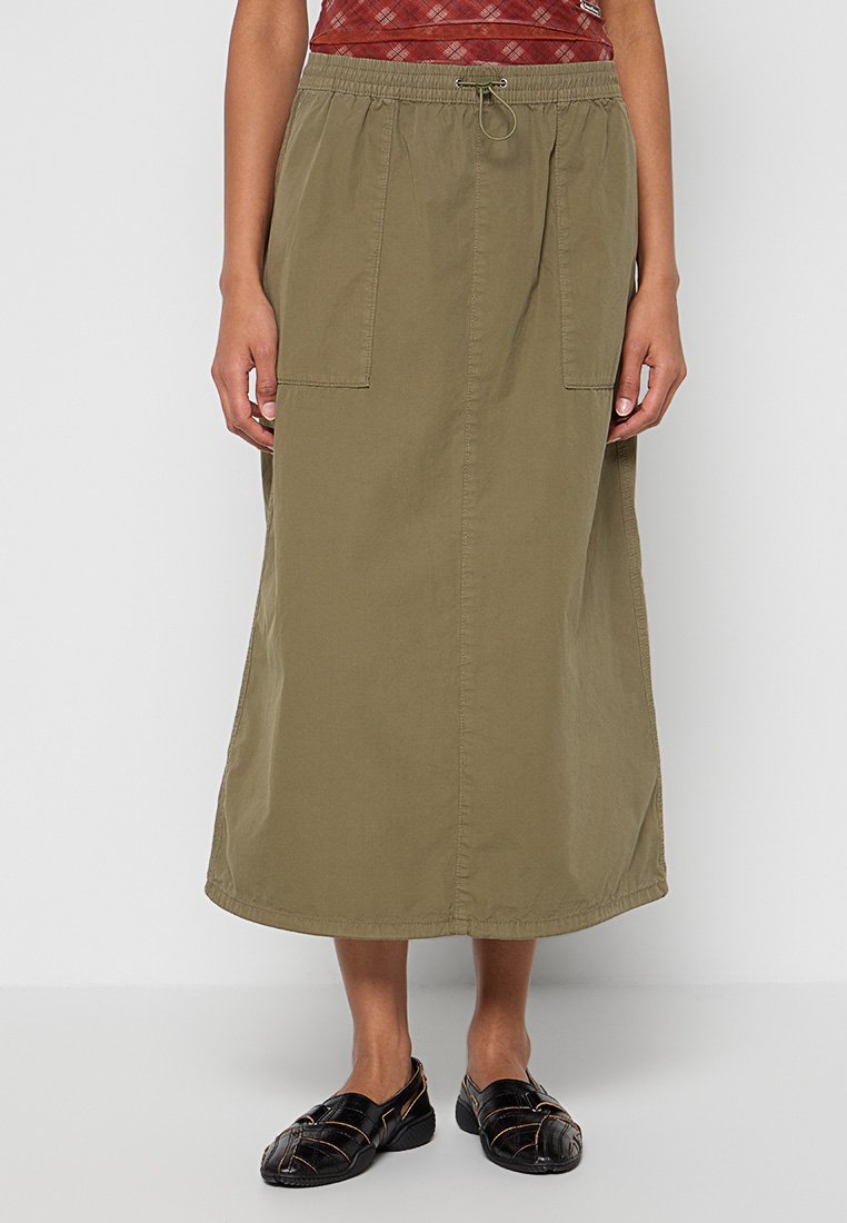 HUGO Maxirok niet gedefinieerd