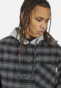 Redefined Rebel DALLAS SHIRT HOOD REGULAR FIT - Camisa - black