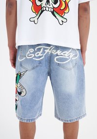 Ed Hardy TRUE TILL DEATH - Farkkushortsit - bleach