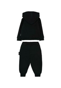 Zwarte katoenen hoodie met een capuchon en geribde manchetten, gecombineerd met bijpassende joggingbroeken met een elastische tailleband en taps toelopende pijpen.