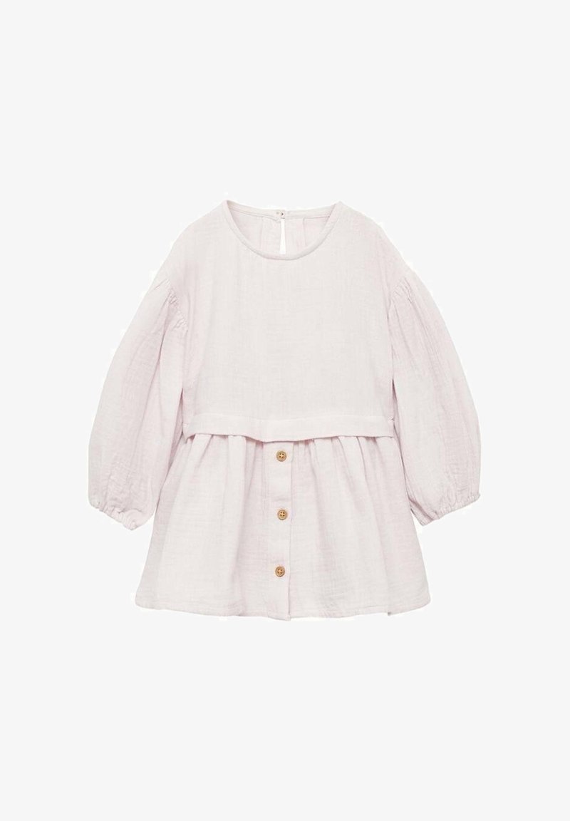 Robe bébé rose clair à manches longues, col rond, poignets élastiques, taille froncée et trois boutons en bois au centre devant.