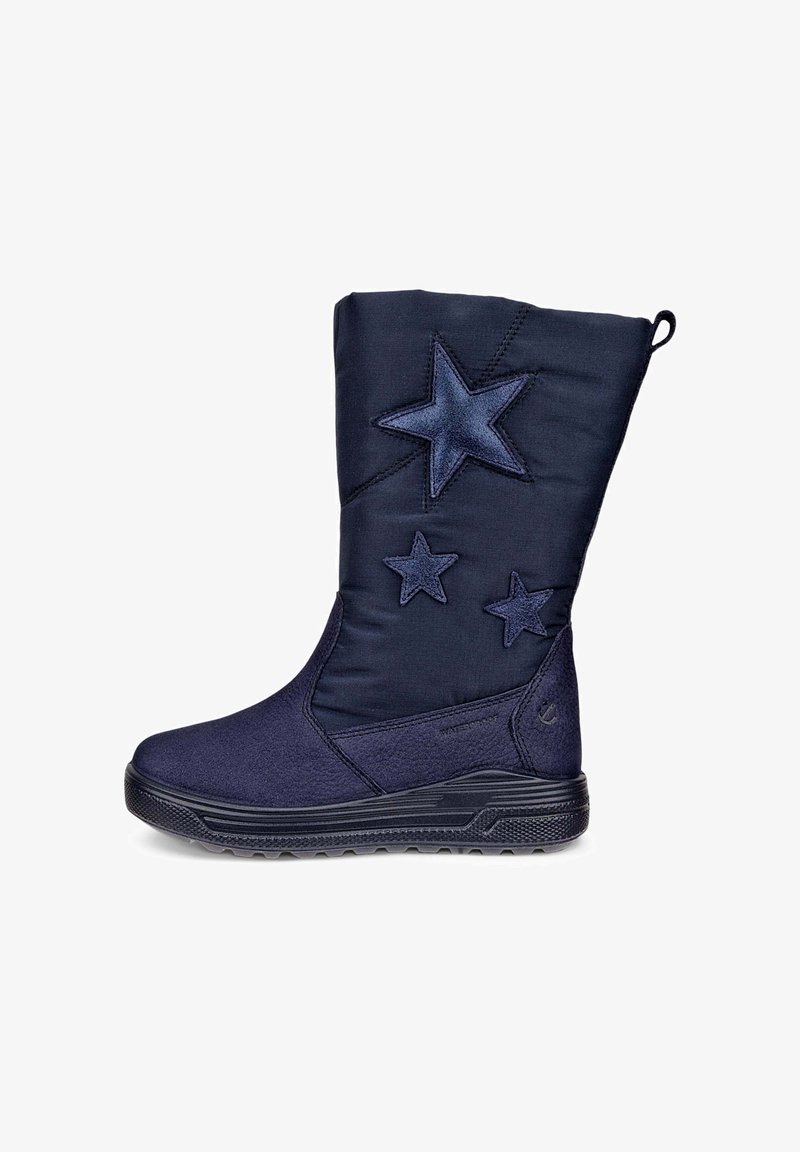 Wodne buty w kolorze granatowym z fakturowaną cholewką, zdobione trzema gwiazdkami z tkaniny w różnych rozmiarach. Solidna czarna gumowa podeszwa zapewniająca przyczepność.