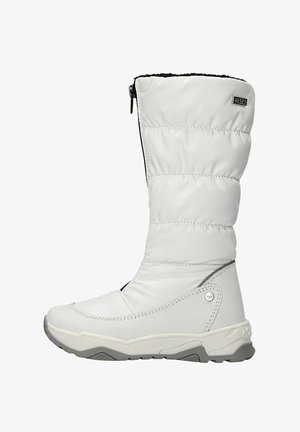 Botte d'hiver blanche et moelleuse avec un haut tige, une fermeture éclair et une semelle en caoutchouc gris. Comprend un matériau lisse avec des accents de couture et un détail de logo.