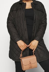 ONLY Carmakoma Manteau d'hiver - black