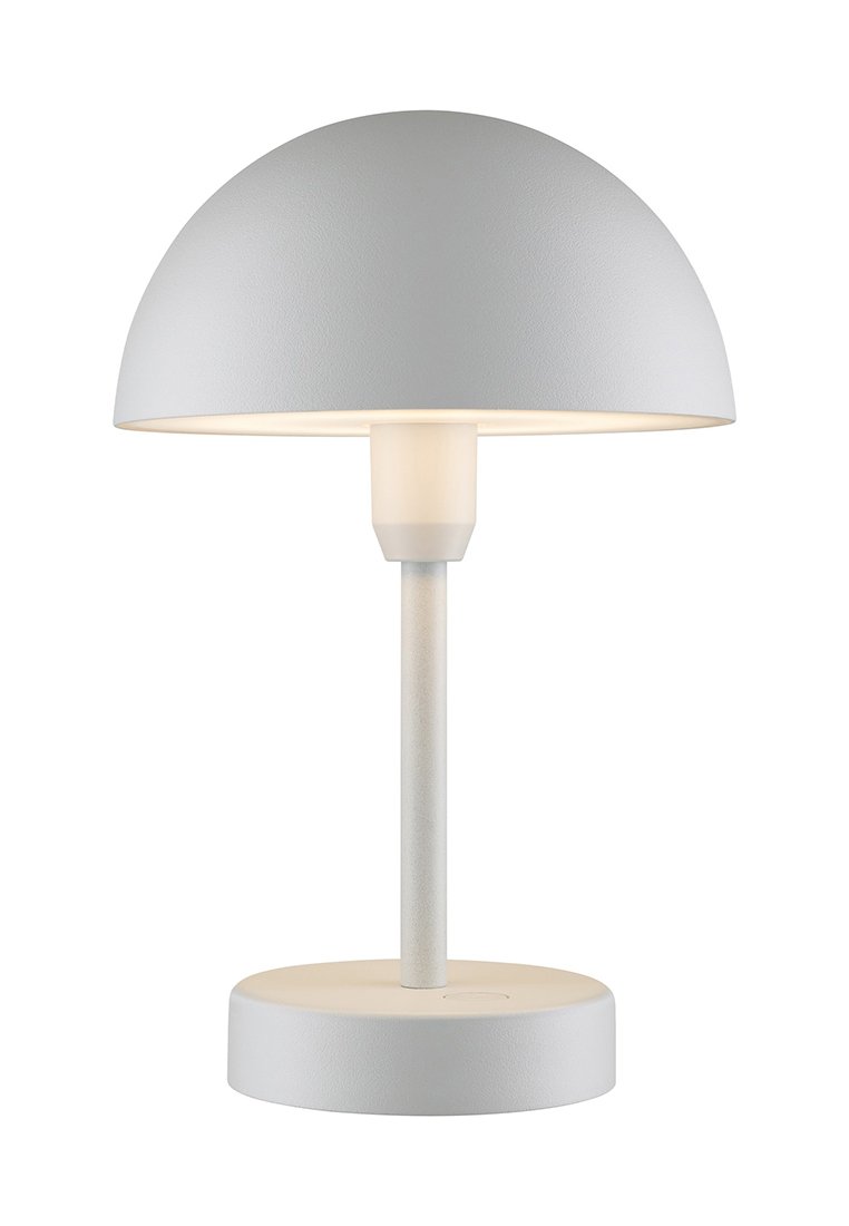 Weiße Tischlampe mit einem kuppelförmigen, strukturierten Schirm, zylindrischem Ständer und runder Basis. Bietet ein sanftes, diffuses Licht.