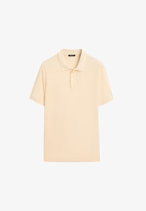 Polo beige à manches courtes avec col et patte à deux boutons, présenté sur un fond blanc.