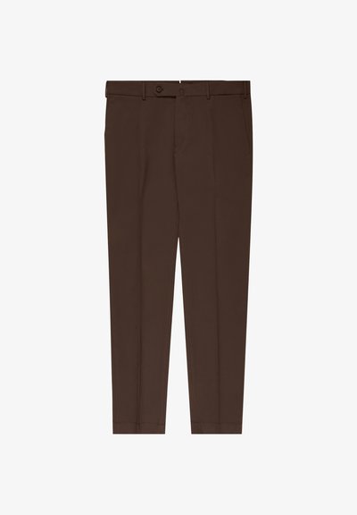 Pantalon de costume marron sur mesure avec poches latérales, passants de ceinture, fermeture avant par bouton et zip, présenté sur un fond blanc.