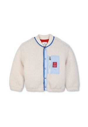 Veste polaire couleur crème avec bordure bleue, boutons-pression, col côtelé et une poche poitrine zippée bleu clair étiquetée "Keep Cool."