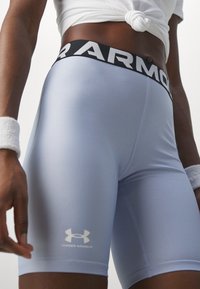 Under Armour AUTHENTICS SHORT - Leggings - celeste/white