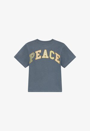 Szara bawełniana koszulka z napisem "PEACE" w żółtych blokowych literach na plecach. Krótkie rękawy i okrągły dekolt.