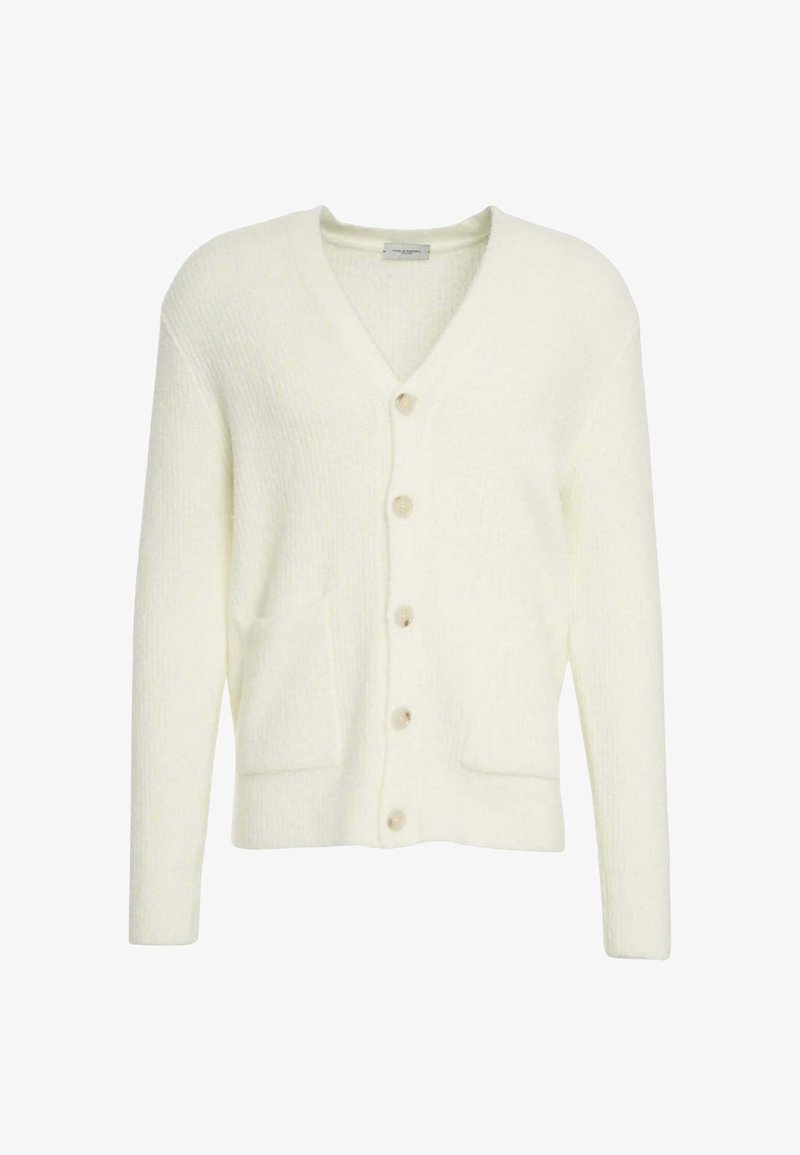 Cardigan bianco lavorato a maglia con scollo a V, maniche lunghe e due tasche frontali, caratterizzato da bottoni beige sulla parte frontale e trama a coste.