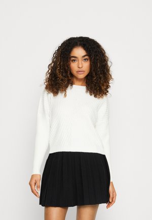 EASY V NECK - Jumper - cloud dancer