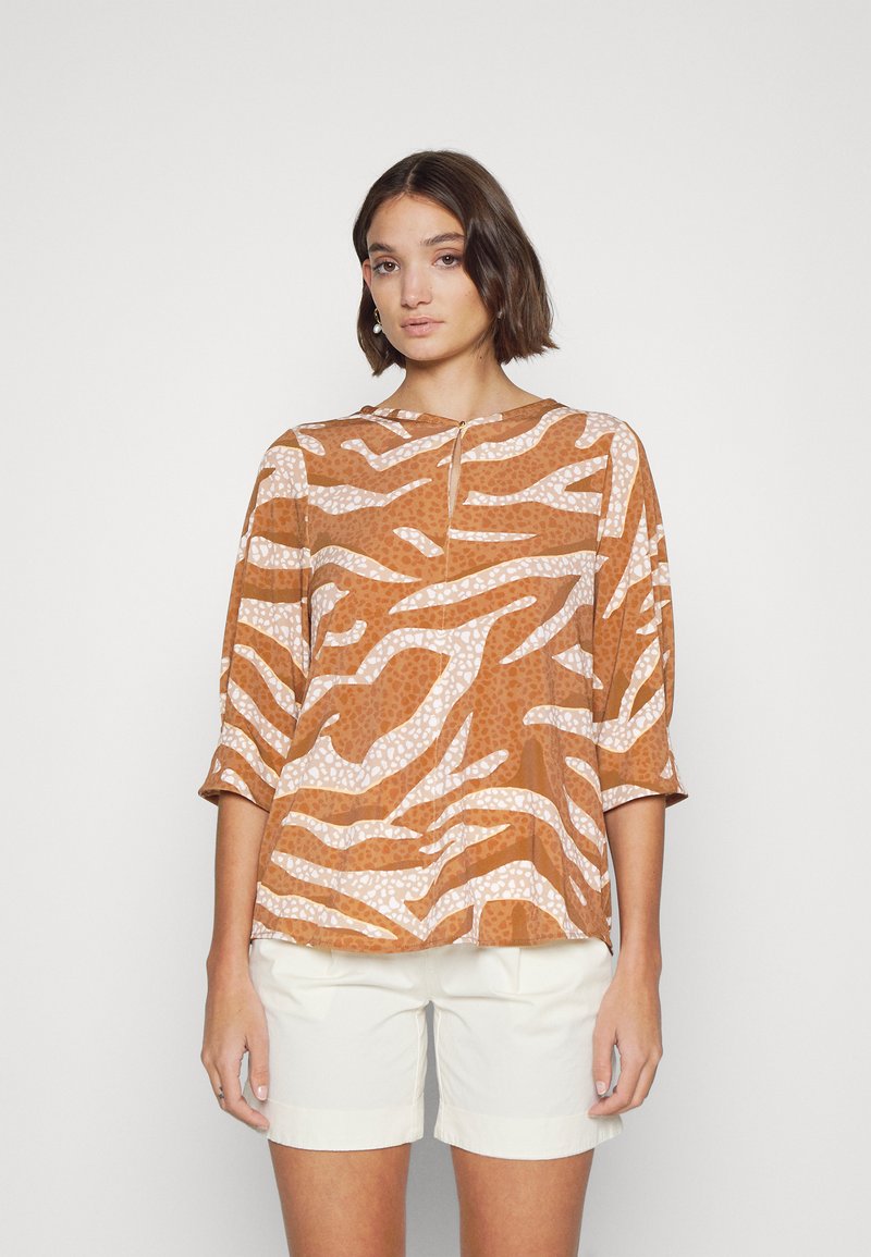 Damen Kleider | Marc Cain Langarmshirt riad/hellbraun - NA57228 Damen Kleider | Marc Cain Langarmshirt riad/hellbraun - NA57228