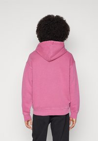 Carhartt WIP HOODED NELSON  - Sportska majica - magenta garment dyed