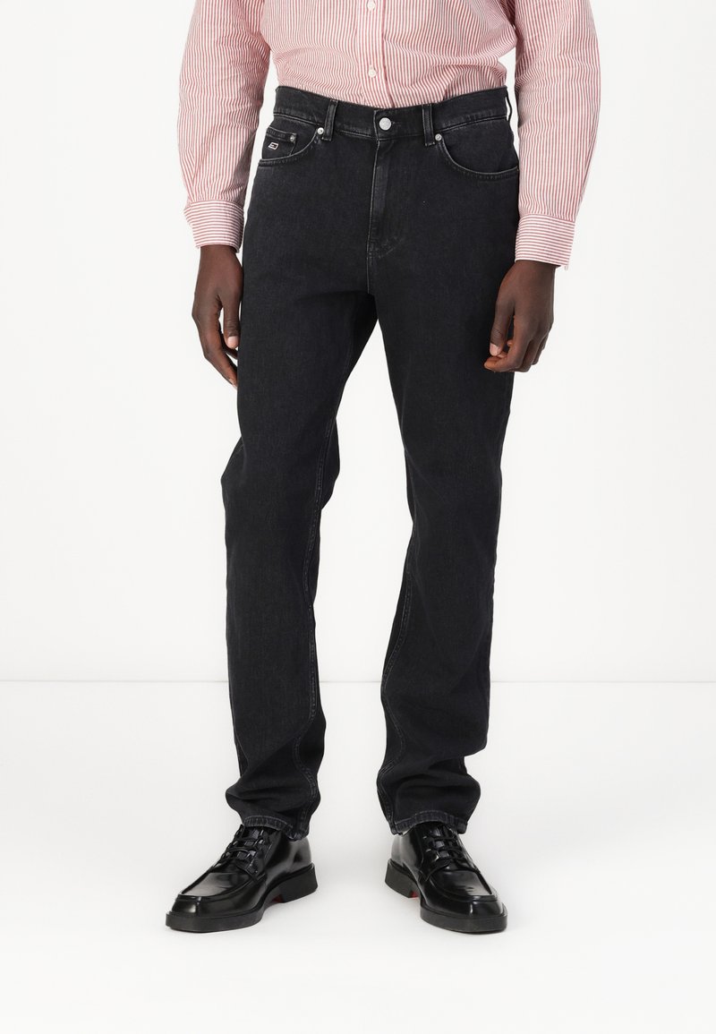 Tommy Jeans RYAN - Sirgete säärtega teksad - denim black