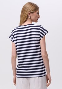 Greenpoint - T-shirt z nadrukiem