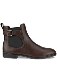Stivale alla caviglia in pelle marrone con pannelli laterali elastici, accentato da una fibbia, punta arrotondata e suola in gomma testurizzata. Design tradizionale Chelsea.