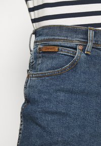 Thumbnail Image 5