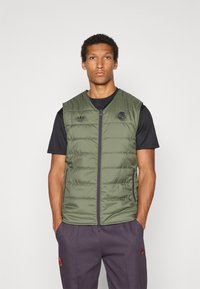 adidas Originals FC BAYERN ICON VEST - Vest - aurora black/base green