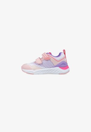 Scarpe da ginnastica atletiche con tomaia in mesh traspirante bianco e rosa, dettagli viola, doppie cinghie in Velcro e suola texturizzata bianca.