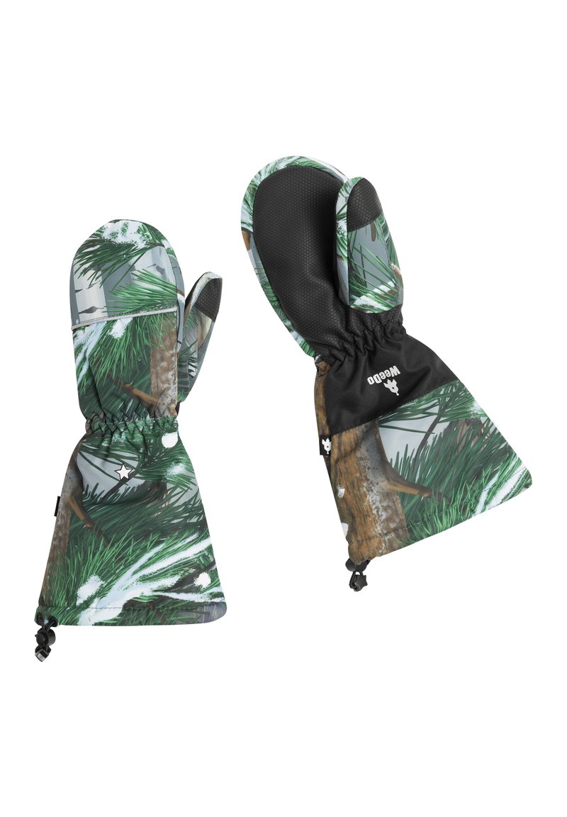 Manoplas aisladas con un diseño de pinos verdes, interior negro, muñeca elástica y cordón ajustable para un ajuste seguro.