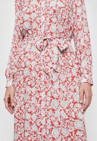 Pepe Jeans Sukienka koszulowa