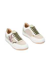 Vanessa Wu Baskets basses - vert