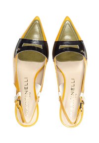Des chaussures slingback à bout pointu en jaune, noir et vert olive. Présentent des accents en cuir verni et une fermeture à boucle sur la bride de cheville.
