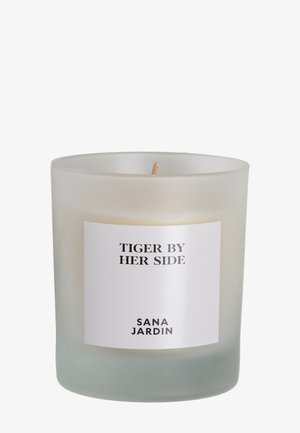 Sana Jardin TIGER BY HER SIDE CANDLE - Geurkaars
