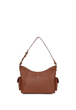 Sac à épaule en cuir marron texturé avec bandoulière réglable, fermeture à boutons sur l'avant et poches latérales à rabat, présenté sur fond blanc.