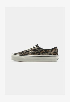 Vans, PREMIUM AUTHENTIC 44 - Baskets basses - black/brown