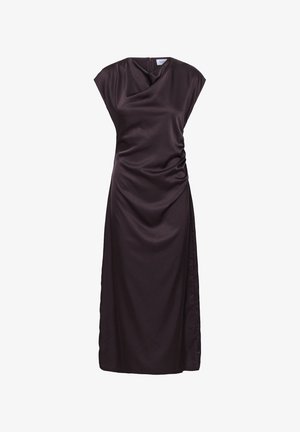 Mørk lilla, ærmeløs kjole med draperet halsudskæring, hulfold i siden og en skjult lynlås bagpå. Glat, satinlignende tekstur.