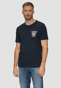 s.Oliver MIT FRONTPRINT - Triko s potiskem - navy