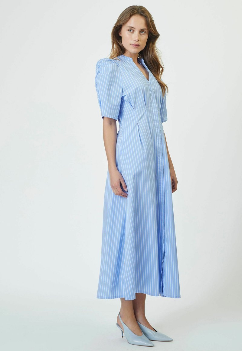Co'couture MICACC STRIPE PLEAT DRESS - Robe chemise - pale blue