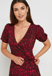 Long Tall Sally LEOPARD - Freizeitkleid - red