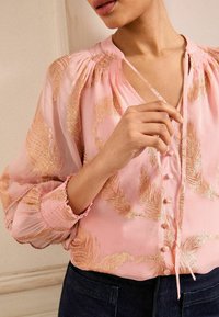 Love & Roses PETITE FIT - SHIRRED CUFF - Blúz - blush feather