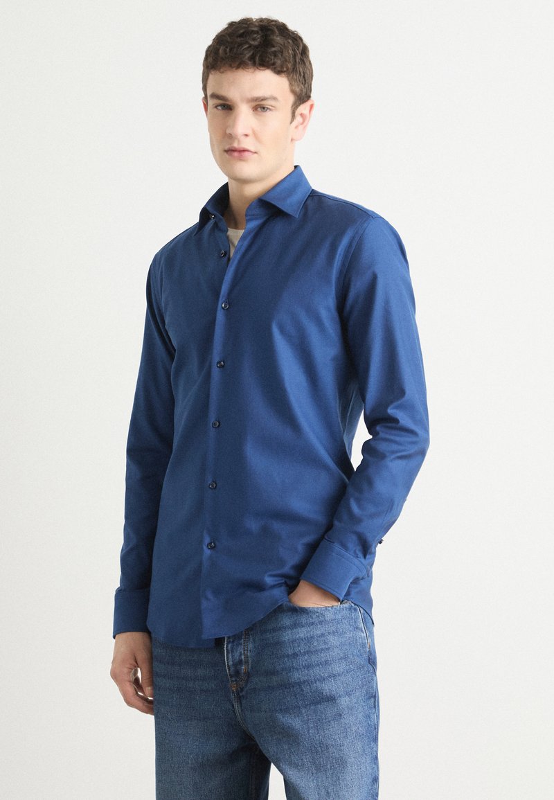 BOSS - HANK KENT - Shirt - open blue, Enlarge