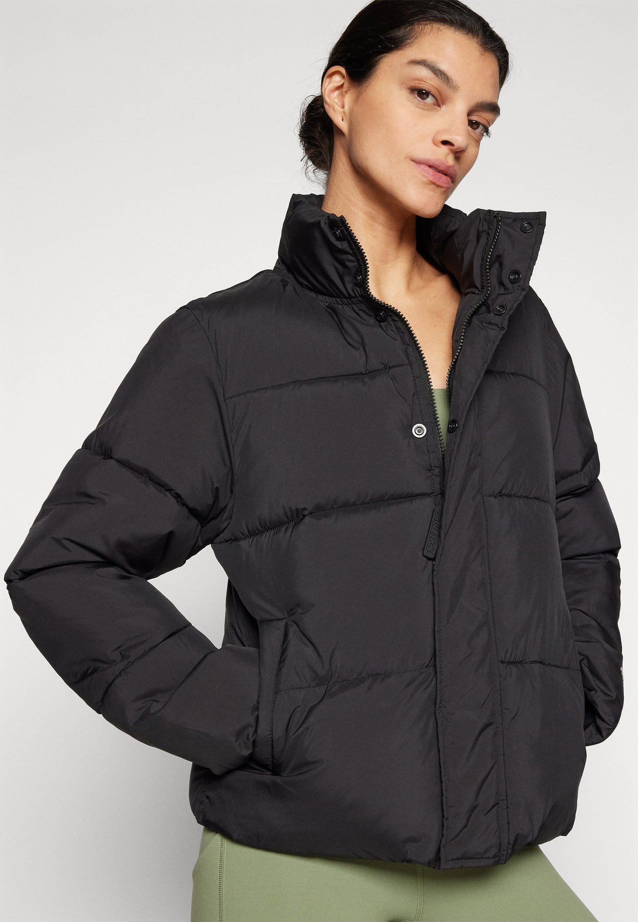 ESSENTIAL PUFFER