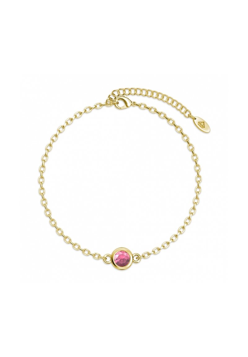 Bracciale a catena placcato oro con una pietra centrale rotonda di colore rosa, superficie liscia, chiusura regolabile e un piccolo tag con il logo.
