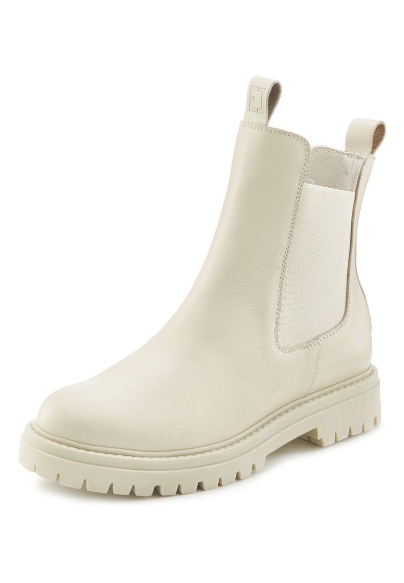 Krem kožne Chelsea čizme s elastičnim bočnim panelima, zaobljenim prstima i robusnom gumenom podlogom s istaknutim profilom za prianjanje.
