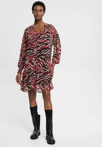 Esprit Collection Robe de jour - cherry red/rouge - ZALANDO.FR