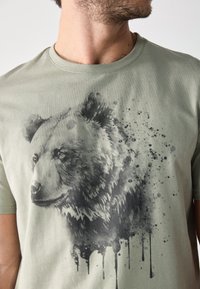 Pier One T-shirts med print - shadow grey