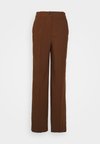 GALE PANTS - Calças - pecan