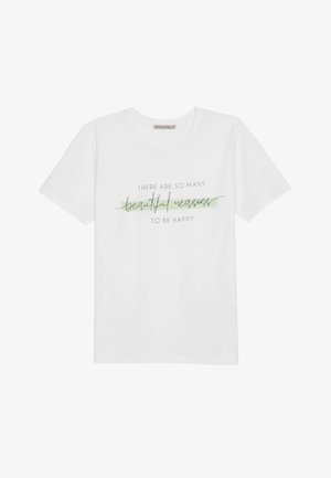 Fehér pamut póló, rövid ujjakkal és kerek nyakkivágással, fekete és zöld nyomtatott felirattal: "annyira sok szép ok van arra, hogy boldog legyél."