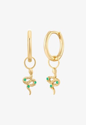 Guld hoops øreringe med en tekstureret slangecharme med grønne accenter, suspenderet fra en mindre cirkulær vedhæftning.