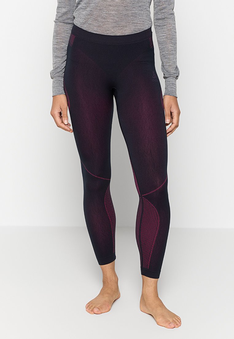 Schwarze Sportleggings mit einem taillierten Design, ausgestattet mit pinkfarbener Kontrastnaht und Einsätzen. Hergestellt aus dehnbarem, glattem Stoff.